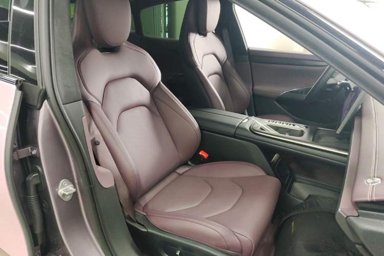 Used Xiaomi Auto SU7 2024 Four-Wheel Drive Ultra-Long Range Advanced Intelligent Driving Max Edition Right Front Seat