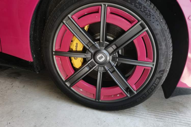 Used Xiaomi Auto SU7 2024 Rear-Drive Ultra-Long Range Advanced Pro-Level Intelligent Driving Version Right Front Wheel Hub