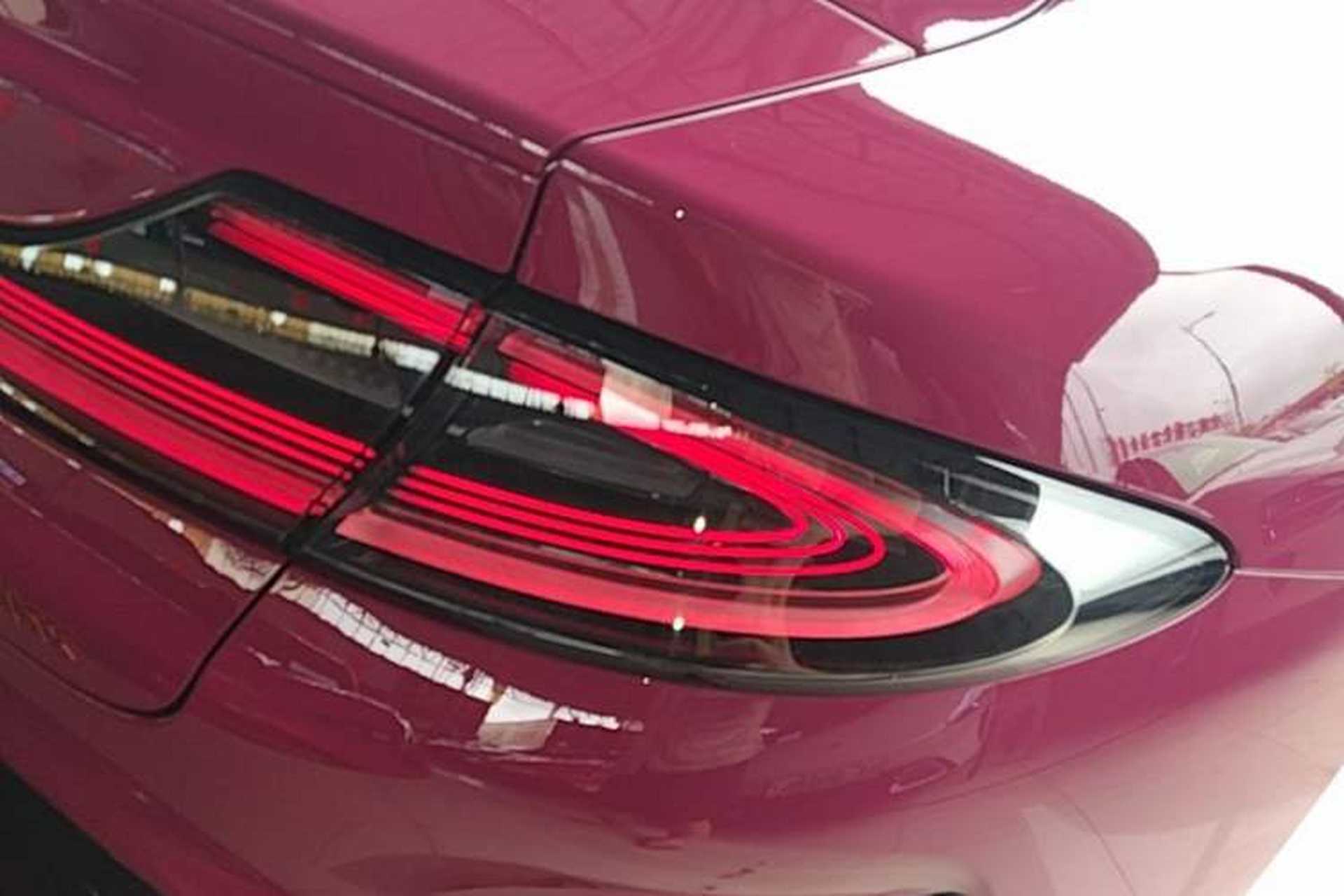 Used Xiaomi Auto SU7 2024 Four-Wheel Drive Ultra-Long Range Advanced Intelligent Driving Max Edition Right Rear Taillight