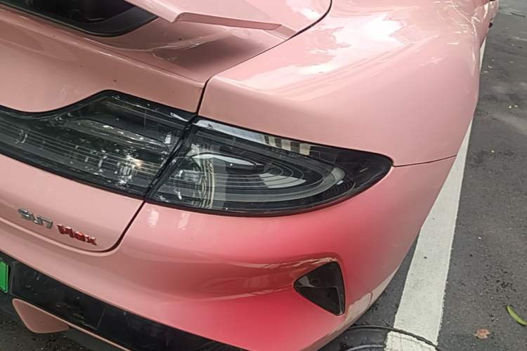 Used Xiaomi Auto SU7 2024 Rear-Drive Ultra-Long Range Advanced Pro-Level Intelligent Driving Version Right Rear Taillight