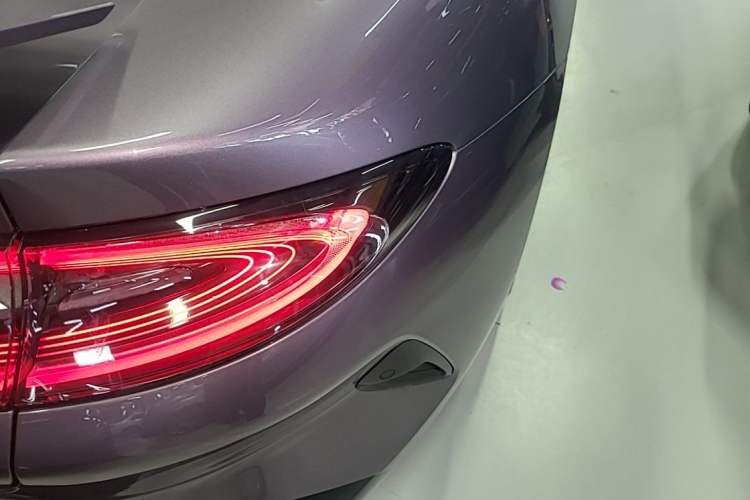 Used Xiaomi Auto SU7 2024 Four-Wheel Drive Ultra-Long Range Advanced Intelligent Driving Max Edition Right Rear Taillight