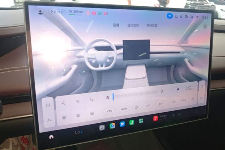 Used Xiaomi Auto SU7 2024 Four-Wheel Drive Ultra-Long Range Advanced Intelligent Driving Max Edition Audio And AC Panel