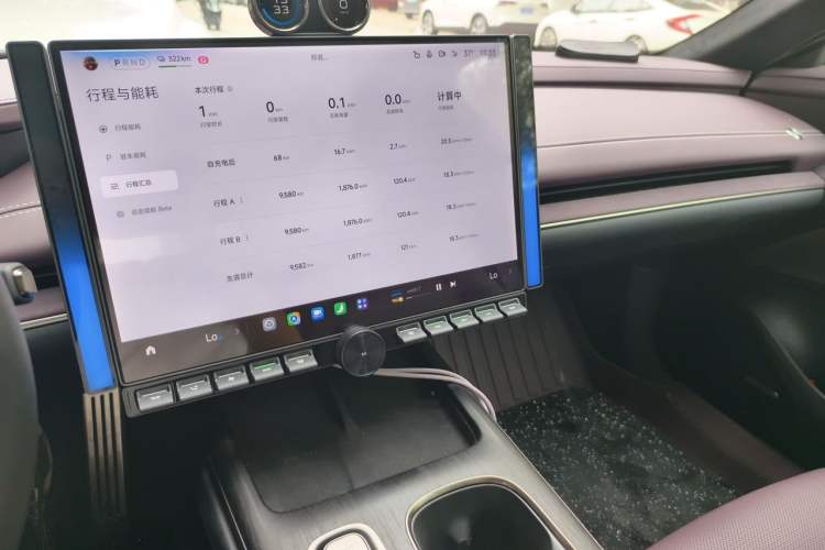 Used Xiaomi Auto SU7 2024 Four-Wheel Drive Ultra-Long Range Advanced Intelligent Driving Max Edition Audio And AC Panel
