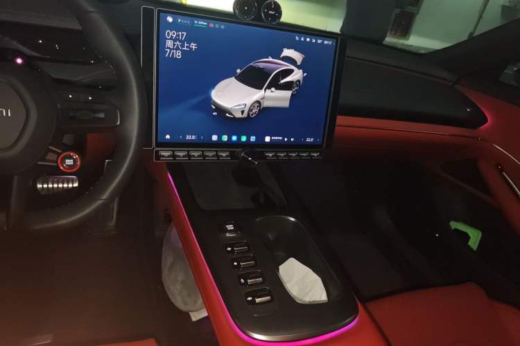 Used Xiaomi Auto SU7 2024 Four-Wheel Drive Ultra-Long Range Advanced Intelligent Driving Max Edition Audio And AC Panel