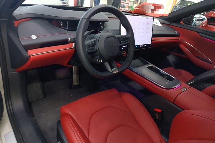 Used Xiaomi Auto SU7 2024 Four-Wheel Drive Ultra-Long Range Advanced Intelligent Driving Max Edition Center Console