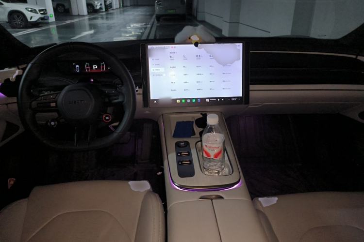 Used Xiaomi Auto SU7 2024 Rear-Drive Long-Range Intelligent Driving Version Center Console
