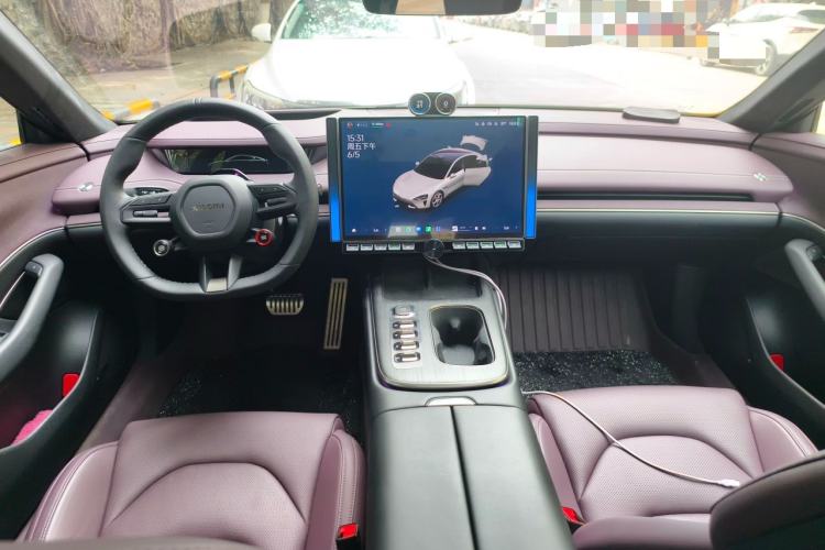Used Xiaomi Auto SU7 2024 Four-Wheel Drive Ultra-Long Range Advanced Intelligent Driving Max Edition Center Console