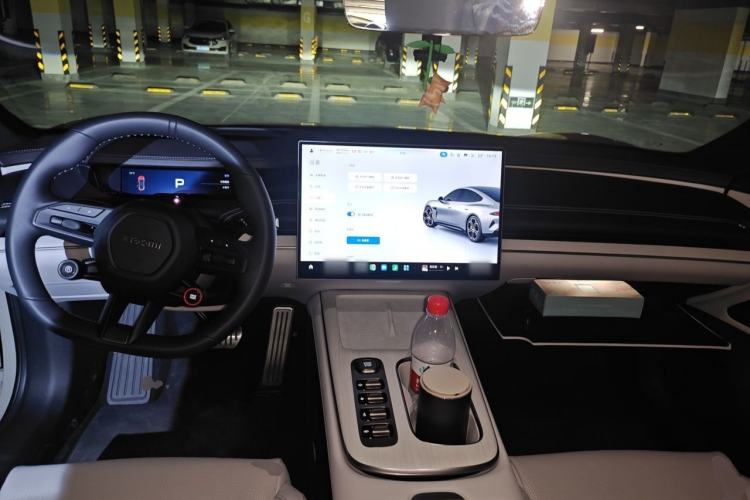 Used Xiaomi Auto SU7 2024 Four-Wheel Drive Ultra-Long Range Advanced Intelligent Driving Max Edition Center Console