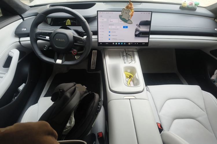 Used Xiaomi Auto SU7 2024 Four-Wheel Drive Ultra-Long Range Advanced Intelligent Driving Max Edition Center Console