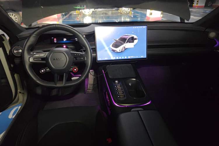 Used Xiaomi Auto SU7 2024 Four-Wheel Drive Ultra-Long Range Advanced Intelligent Driving Max Edition Center Console