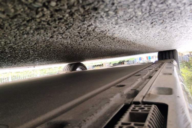 Used Xiaomi Auto SU7 2024 Four-Wheel Drive Ultra-Long Range Advanced Intelligent Driving Max Edition Chassis Front Right