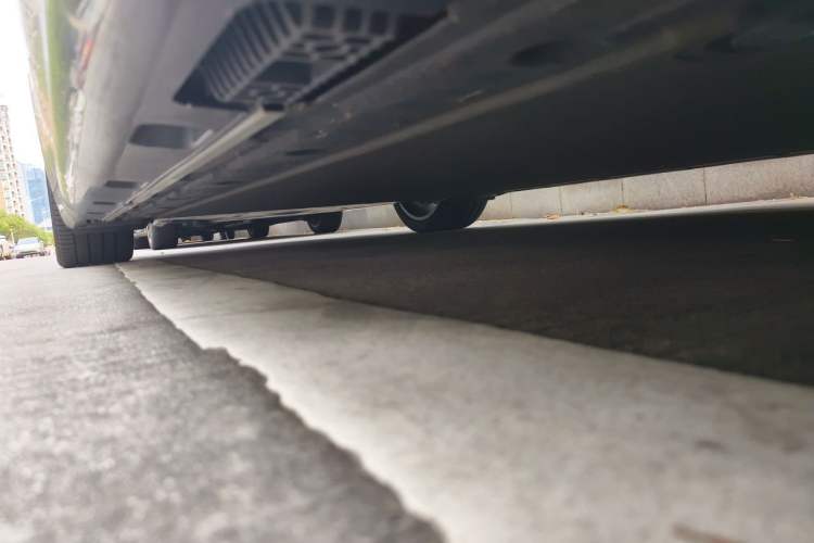 Used Xiaomi Auto SU7 2024 Four-Wheel Drive Ultra-Long Range Advanced Intelligent Driving Max Edition Chassis Front Right