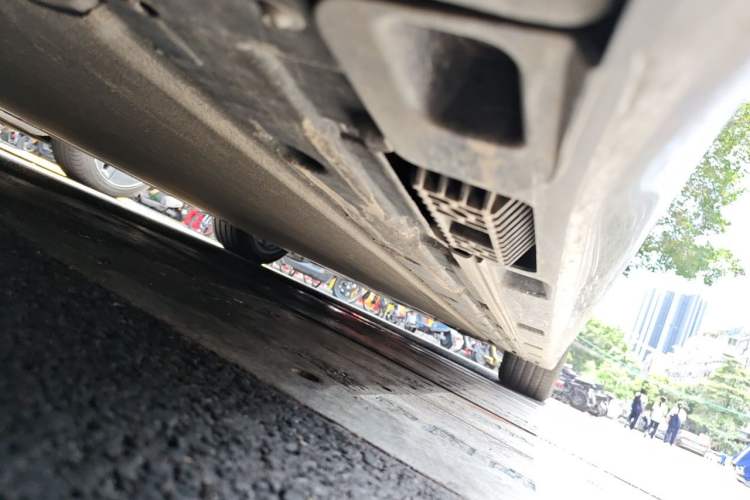 Used Xiaomi Auto SU7 2024 Four-Wheel Drive Ultra-Long Range Advanced Intelligent Driving Max Edition Chassis Rear Right