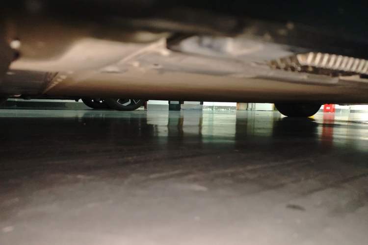 Used Xiaomi Auto SU7 2024 Rear-Drive Ultra-Long Range Advanced Pro-Level Intelligent Driving Version Chassis Rear Right