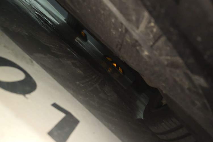 Used Xiaomi Auto SU7 2024 Four-Wheel Drive Ultra-Long Range Advanced Intelligent Driving Max Edition Chassis Rear Right
