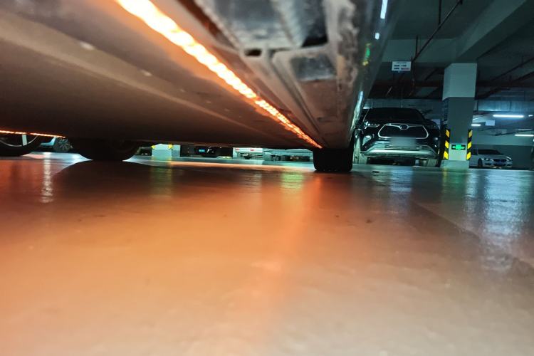 Used Xiaomi Auto SU7 2024 Four-Wheel Drive Ultra-Long Range Advanced Intelligent Driving Max Edition Chassis Rear Right