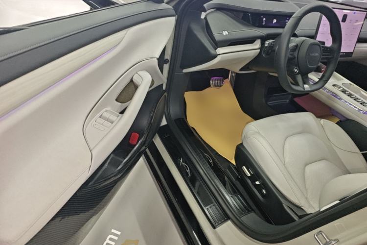 Used Xiaomi Auto SU7 2024 Four-Wheel Drive Ultra-Long Range Advanced Intelligent Driving Max Edition Driver Seat
