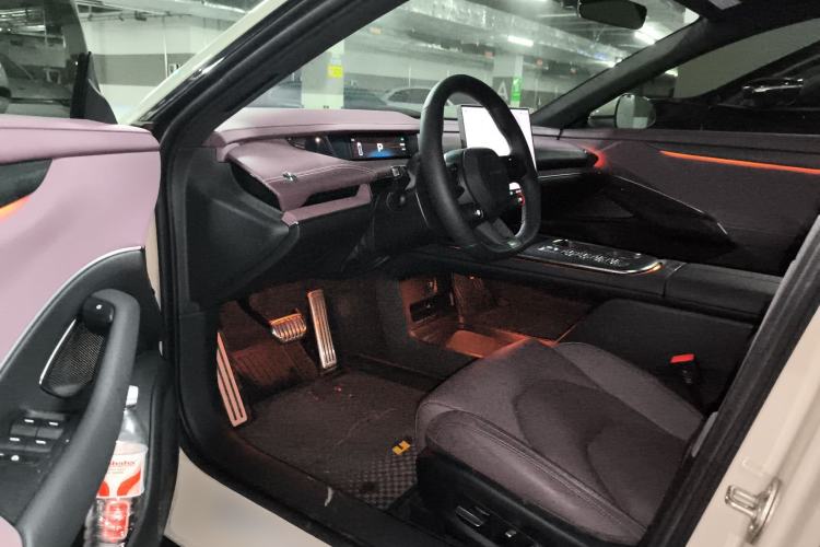 Used Xiaomi Auto SU7 2024 Four-Wheel Drive Ultra-Long Range Advanced Intelligent Driving Max Edition Driver Seat