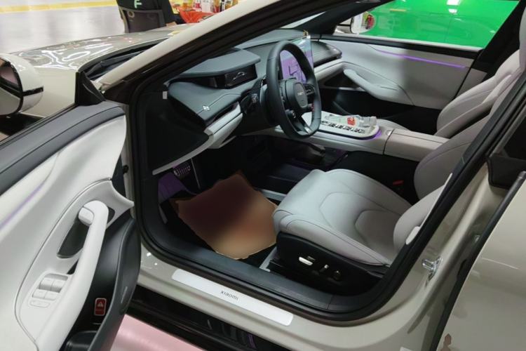 Used Xiaomi Auto SU7 2024 Four-Wheel Drive Ultra-Long Range Advanced Intelligent Driving Max Edition Driver Seat