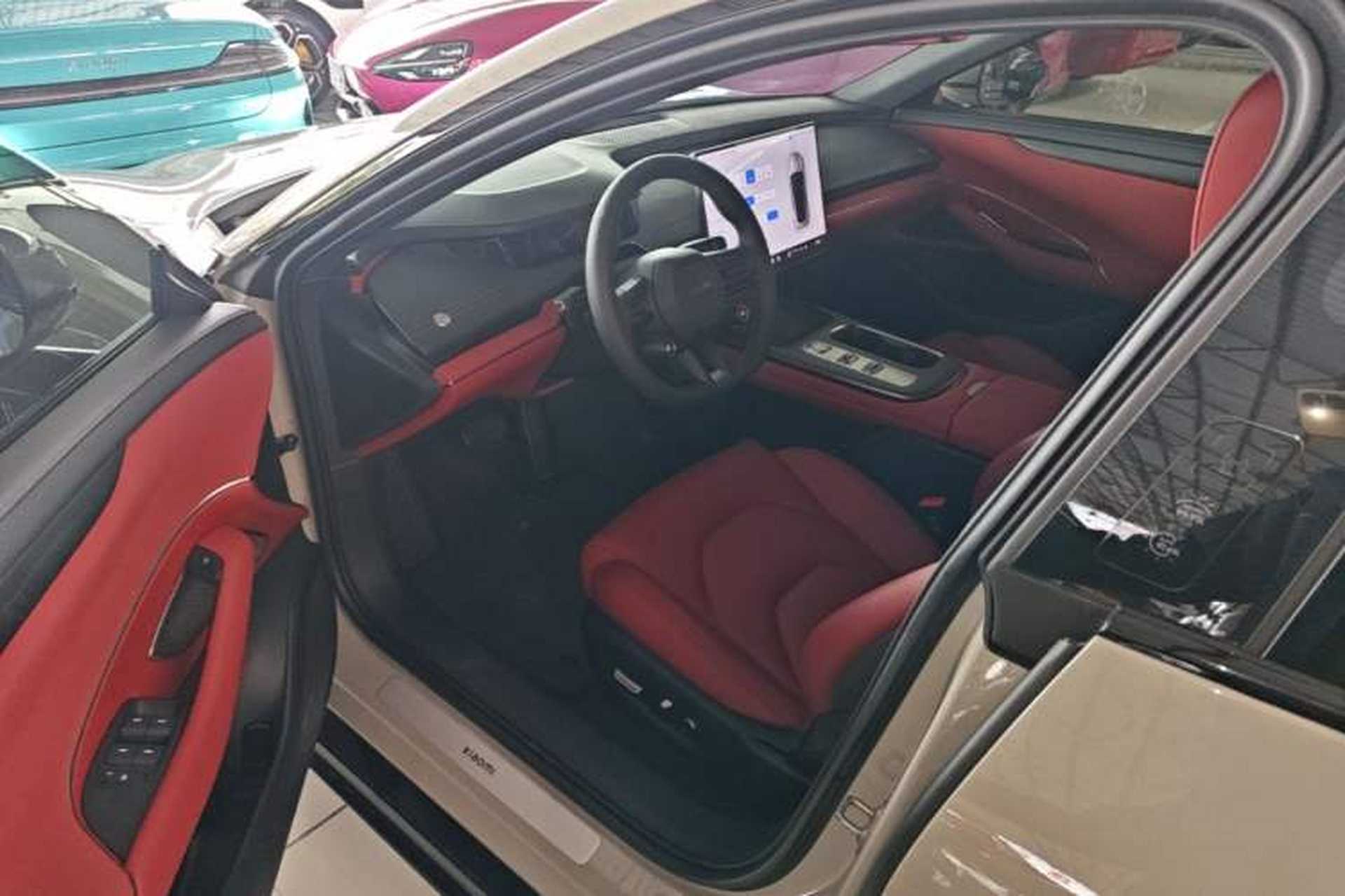 Used Xiaomi Auto SU7 2024 Rear-Drive Long-Range Intelligent Driving Version Driver Seat