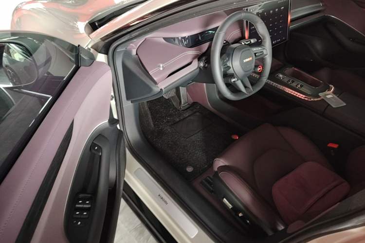 Used Xiaomi Auto SU7 2024 Rear-Drive Long-Range Intelligent Driving Version Driver Seat