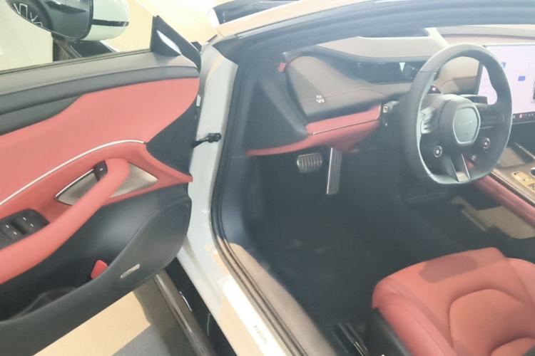Used Xiaomi Auto SU7 2024 Four-Wheel Drive Ultra-Long Range Advanced Intelligent Driving Max Edition Driver Seat