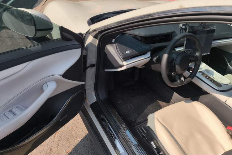 Used Xiaomi Auto SU7 2024 Rear-Drive Long-Range Intelligent Driving Version Driver Seat