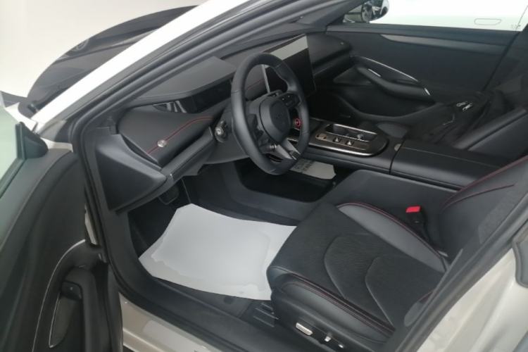 Used Xiaomi Auto SU7 2024 Rear-Drive Long-Range Intelligent Driving Version Driver Seat