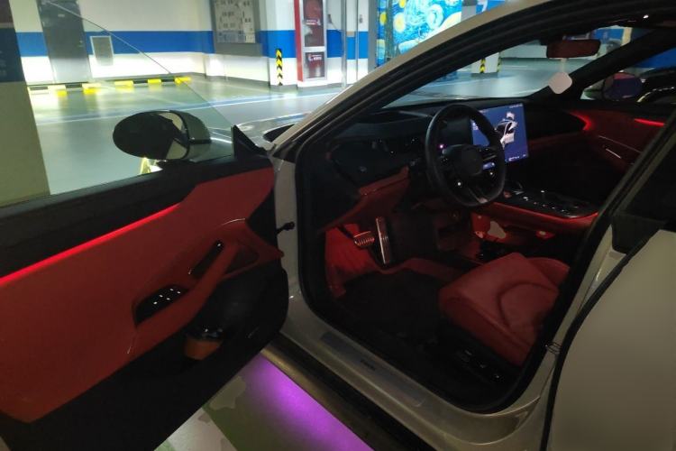 Used Xiaomi Auto SU7 2024 Four-Wheel Drive Ultra-Long Range Advanced Intelligent Driving Max Edition Driver Seat