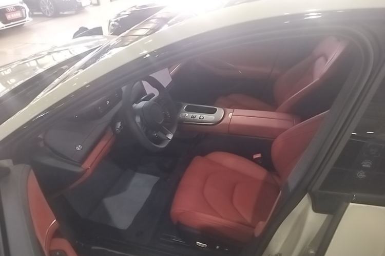 Used Xiaomi Auto SU7 2024 Rear-Drive Long-Range Intelligent Driving Version Driver Seat