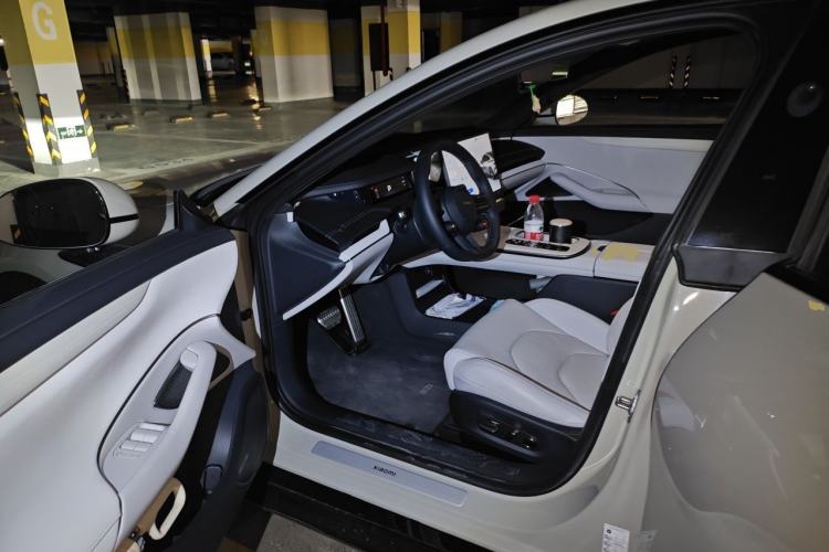 Used Xiaomi Auto SU7 2024 Four-Wheel Drive Ultra-Long Range Advanced Intelligent Driving Max Edition Driver Seat