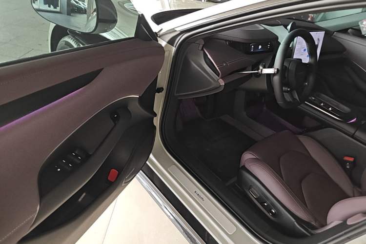 Used Xiaomi Auto SU7 2024 Rear-Drive Long-Range Intelligent Driving Version Driver Seat