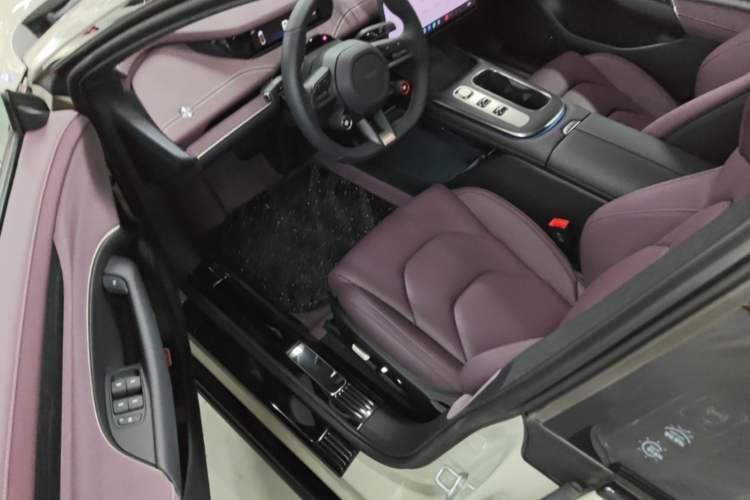 Used Xiaomi Auto SU7 2024 Rear-Drive Ultra-Long Range Advanced Pro-Level Intelligent Driving Version Driver Seat