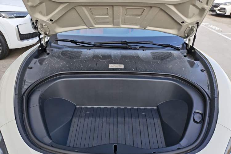 Used Xiaomi Auto SU7 2024 Rear-Drive Ultra-Long Range Advanced Pro-Level Intelligent Driving Version Engine Bay