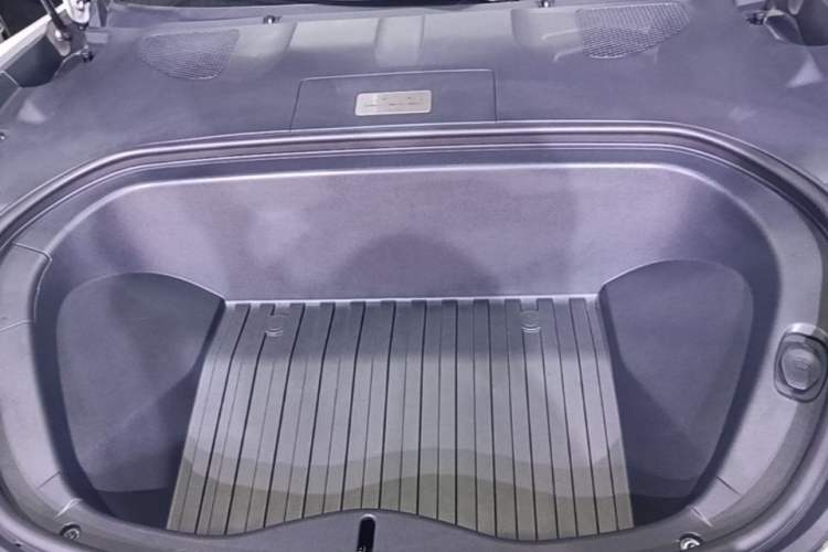 Used Xiaomi Auto SU7 2024 Four-Wheel Drive Ultra-Long Range Advanced Intelligent Driving Max Edition Engine Bay
