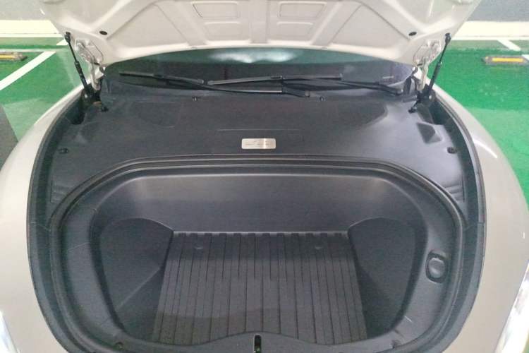 Used Xiaomi Auto SU7 2024 Rear-Drive Long-Range Intelligent Driving Version Engine Bay