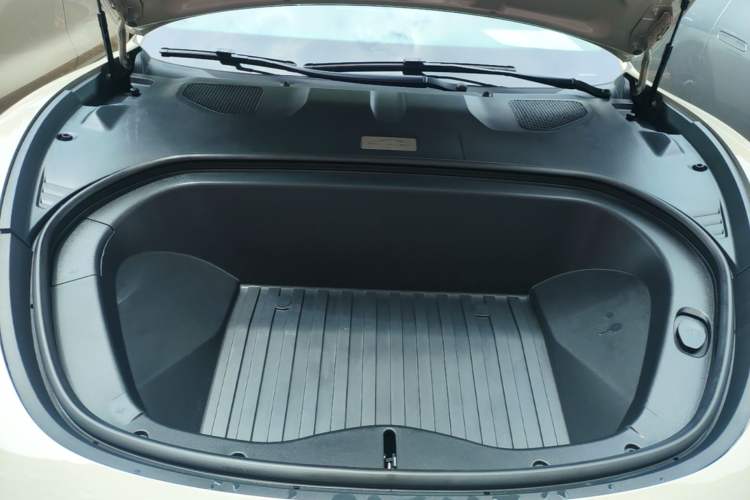 Used Xiaomi Auto SU7 2024 Rear-Drive Long-Range Intelligent Driving Version Engine Bay