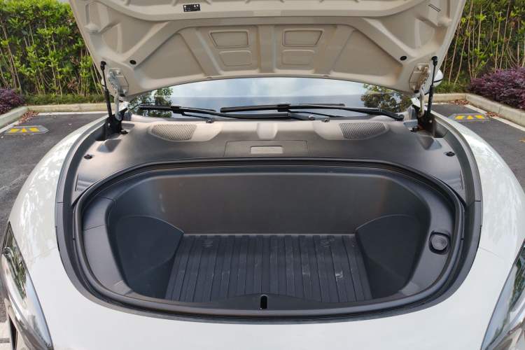 Used Xiaomi Auto SU7 2024 Rear-Drive Long-Range Intelligent Driving Version Engine Bay