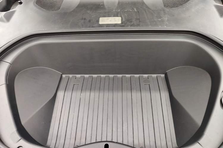 Used Xiaomi Auto SU7 2024 Rear-Drive Ultra-Long Range Advanced Pro-Level Intelligent Driving Version Engine Bay
