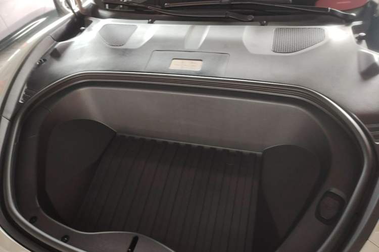 Used Xiaomi Auto SU7 2024 Rear-Drive Long-Range Intelligent Driving Version Engine Bay