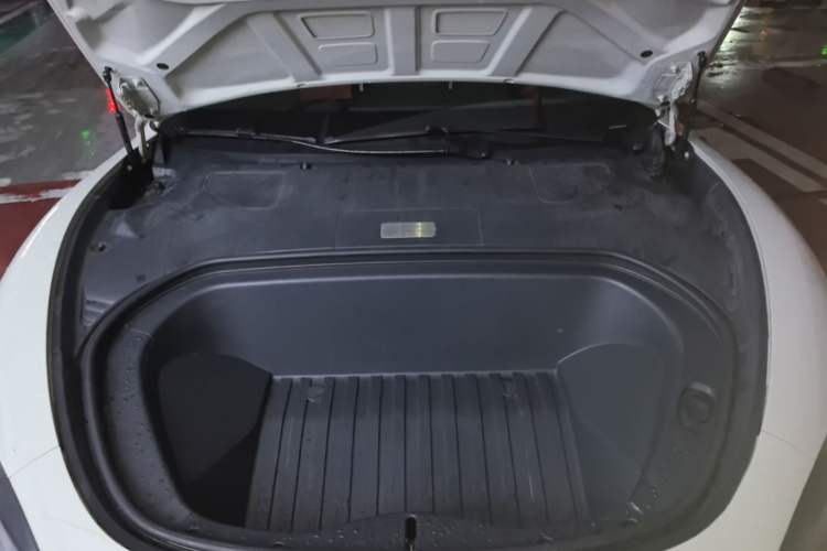 Used Xiaomi Auto SU7 2024 Rear-Drive Ultra-Long Range Advanced Pro-Level Intelligent Driving Version Engine Bay