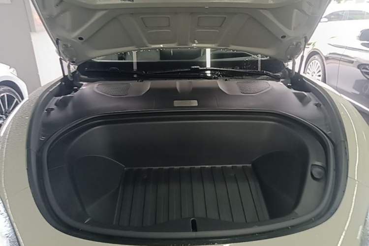 Used Xiaomi Auto SU7 2024 Four-Wheel-Drive Max Founder's Edition Engine Bay