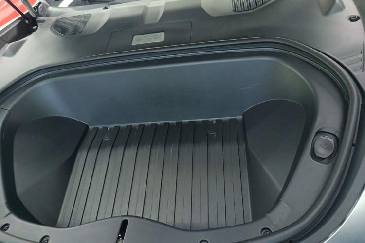 Used Xiaomi Auto SU7 2024 Four-Wheel Drive Ultra-Long Range Advanced Intelligent Driving Max Edition Engine Bay