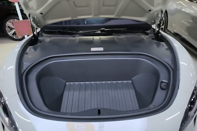 Used Xiaomi Auto SU7 2024 Rear-Drive Long-Range Intelligent Driving Version Engine Bay