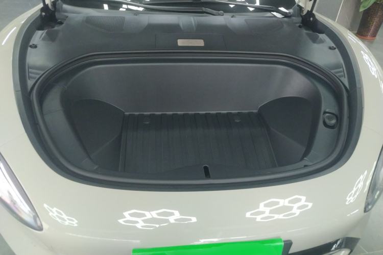 Used Xiaomi Auto SU7 2024 Four-Wheel Drive Ultra-Long Range Advanced Intelligent Driving Max Edition Engine Bay