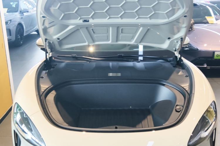 Used Xiaomi Auto SU7 2024 Four-Wheel Drive Ultra-Long Range Advanced Intelligent Driving Max Edition Engine Bay
