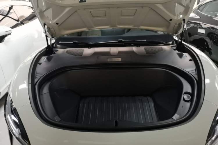 Used Xiaomi Auto SU7 2024 Rear-Drive Ultra-Long Range Advanced Pro-Level Intelligent Driving Version Engine Bay