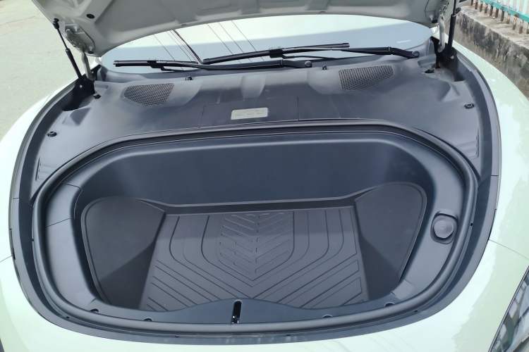 Used Xiaomi Auto SU7 2024 Rear-Drive Ultra-Long Range Advanced Pro-Level Intelligent Driving Version Engine Bay