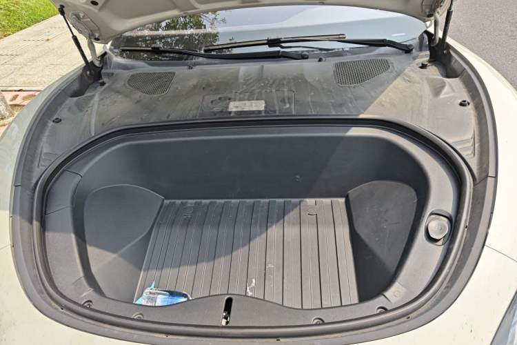 Used Xiaomi Auto SU7 2024 Rear-Drive Long-Range Intelligent Driving Version Engine Bay