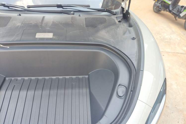 Used Xiaomi Auto SU7 2024 Four-Wheel Drive Ultra-Long Range Advanced Intelligent Driving Max Edition Engine Bay Left